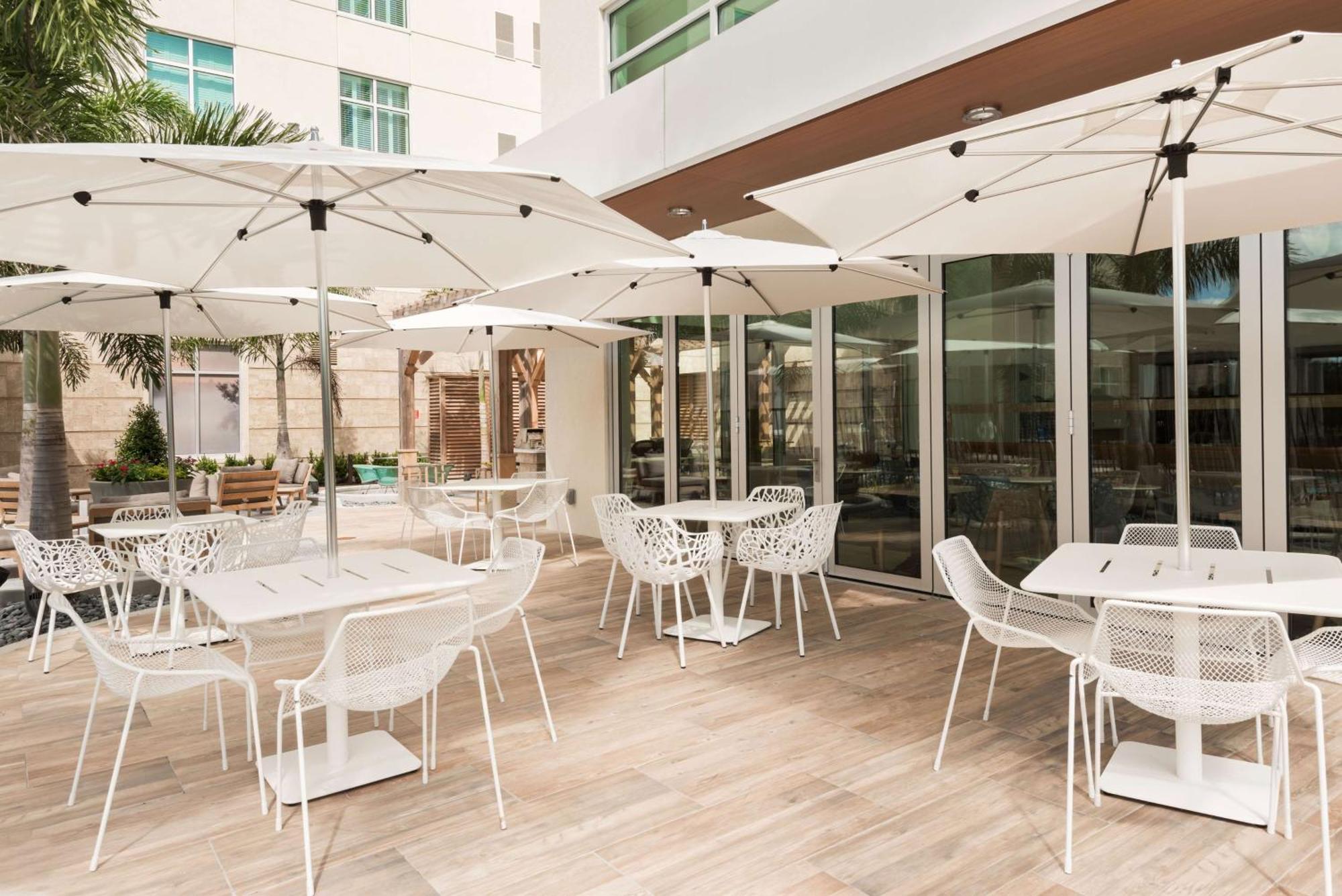 ホームウッド スイーツ バイ ヒルトン サラソータ レイクウッド ランチ The Meadows エクステリア 写真